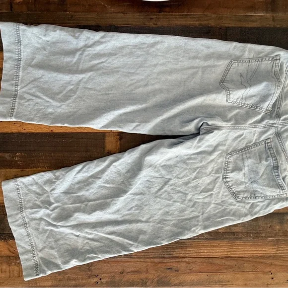 Light Denim American Eagle Jeans 12 Short - Picture 4 of 6